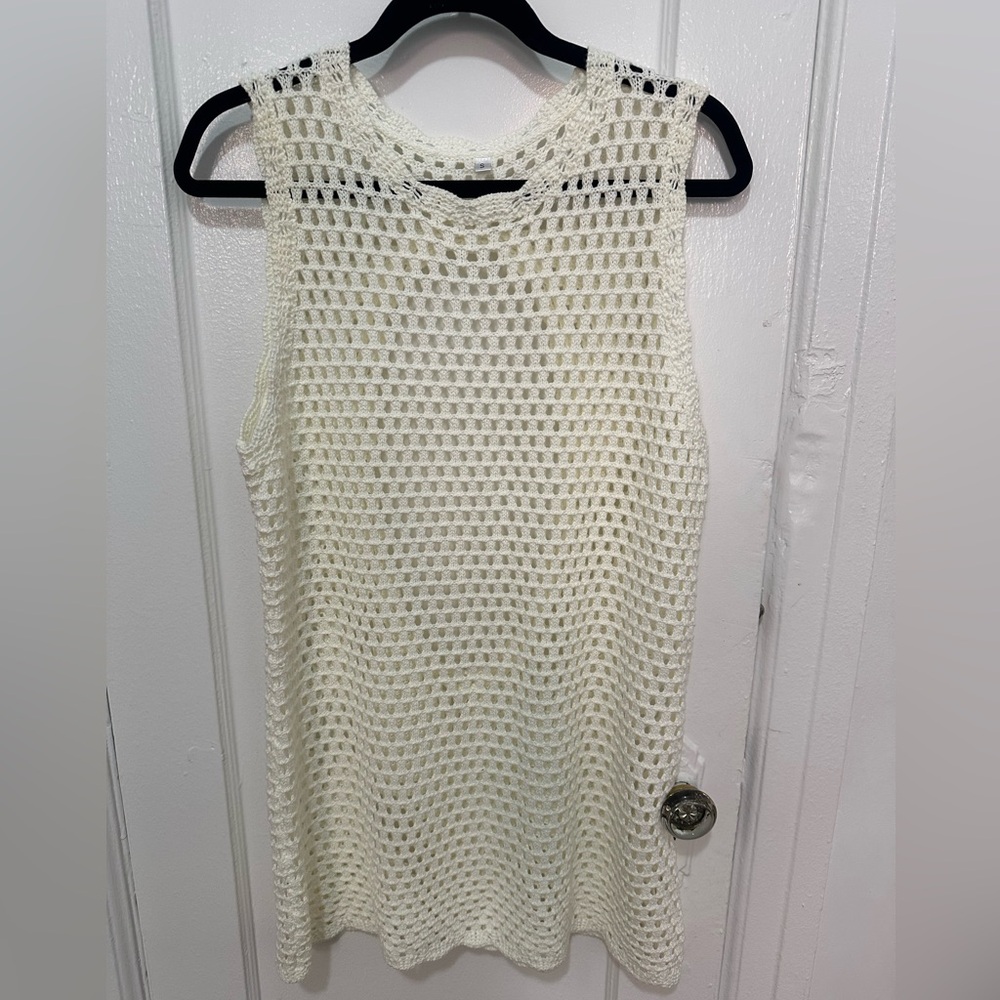 Sleeveless Cream Crochet Top